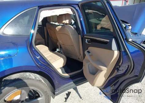 2022 Porsche Macan z USA, uszkodzony, nr VIN WP1AA2A51NLB02693